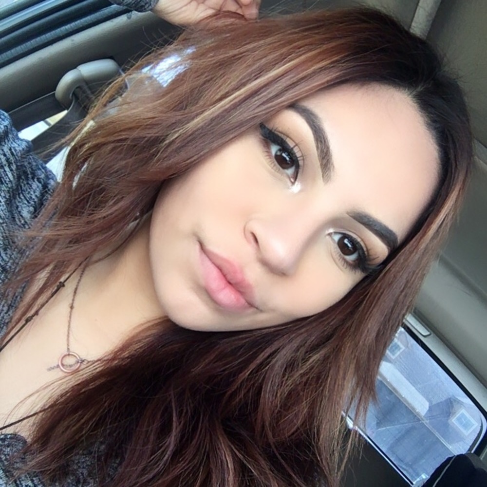 Meet your Posher, Mireya